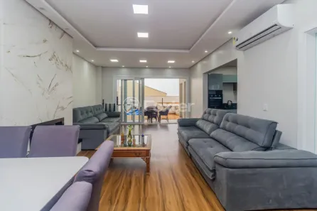 Casa com 4 Quartos à venda, 220m² no Guarujá, Porto Alegre