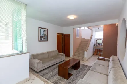 Casa com 5 Quartos à venda, 450m² no João Pinheiro, Belo Horizonte