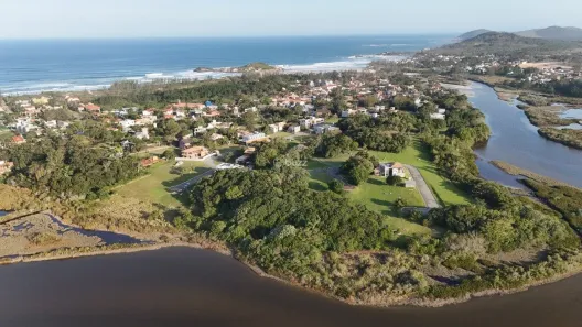 Lote/Terreno à venda, 704m² no , Garopaba