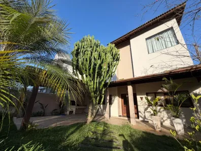 Casa de Condomínio com 3 Quartos para alugar, 250m² no Vila Oliveira, Mogi das Cruzes