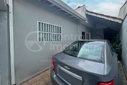 Casa com 2 Quartos à venda, 80m² no Jardim Veneza, Peruíbe