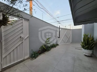 Casa com 4 Quartos para alugar, 180m² no Vila Brunhari, Bauru