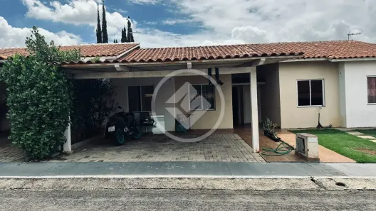 Casa de Condomínio com 3 Quartos à venda, 110m² no Jardim Gardênia, Goiânia