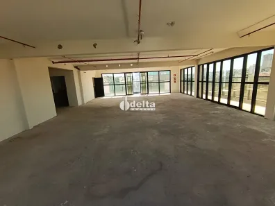 Ponto Comercial para alugar, 209m² no Tabajaras, Uberlândia