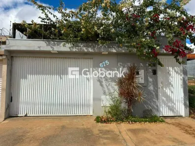 Casa com 3 Quartos para alugar, 80m² no Alcides Rabelo, Montes Claros