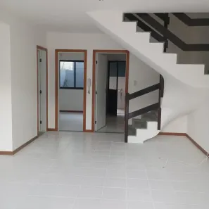Casa de Condomínio com 4 Quartos para alugar, 150m² no Itapuã, Salvador