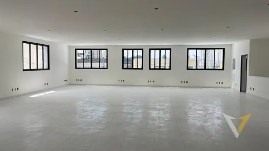 Ponto Comercial para alugar, 564m² no Vila Vianelo, Jundiaí