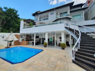 Casa de Condomínio com 4 Quartos à venda, 526m² no Charitas, Niterói