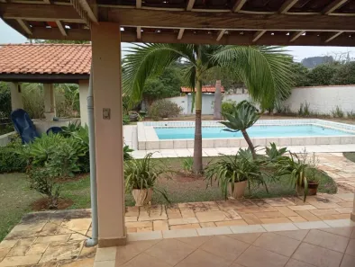 Fazenda/Sítio com 4 Quartos à venda, 250m² no Lot Nossa Senhora de Lurdes, Serra Negra
