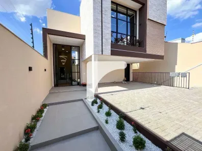 Sobrado com 3 Quartos à venda, 226m² no Universitário, Londrina