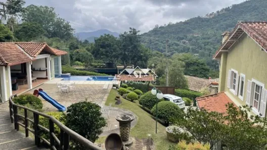 Casa com 4 Quartos à venda, 480m² no Nogueira, Petrópolis