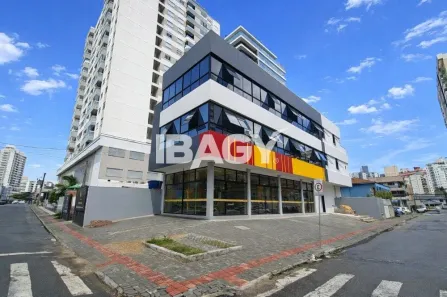 Sala Comercial para alugar, 236m² no Campinas, São José
