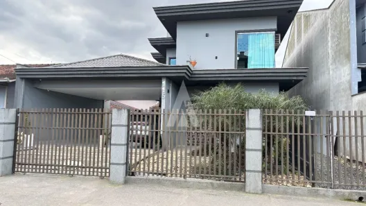 Sobrado com 3 Quartos à venda, 114m² no Espinheiros, Joinville