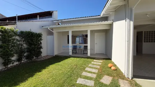 Casa com 3 Quartos à venda, 150m² no Itacorubi, Florianópolis