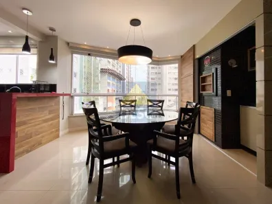 Apartamento com 3 Quartos para alugar, 135m² no Centro, Balneário Camboriú