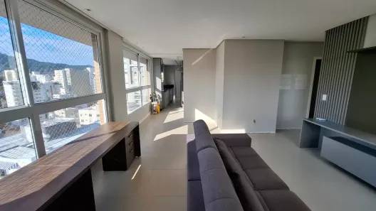 Apartamento com 2 Quartos para alugar, 86m² no Centro, Florianópolis