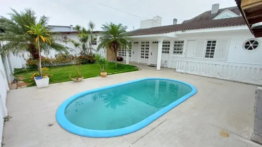 Casa com 6 Quartos à venda, 308m² no Coqueiros, Florianópolis