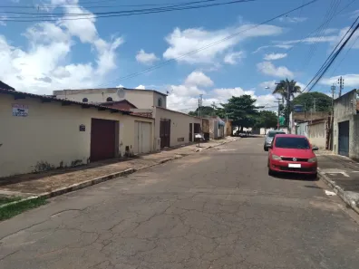 Casa com 3 Quartos à venda, 180m² no Setor Negrão de Lima, Goiânia
