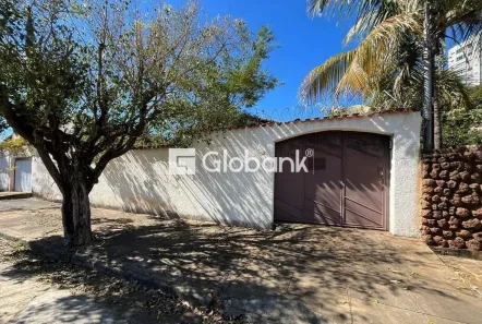 Imóvel Comercial com 3 Quartos à venda, 450m² no Jardim São Luiz, Montes Claros