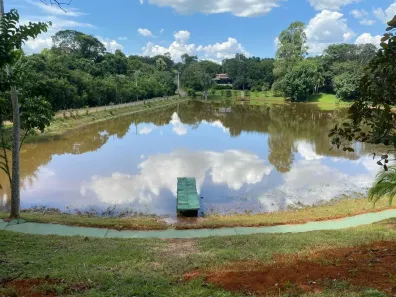 Casa de Condomínio com 3 Quartos para alugar, 200m² no Condomínio Alta Vista I, Senador Canedo