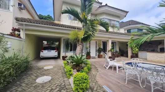 Casa de Condomínio com 3 Quartos para alugar, 300m² no Vargem Grande, Rio de Janeiro