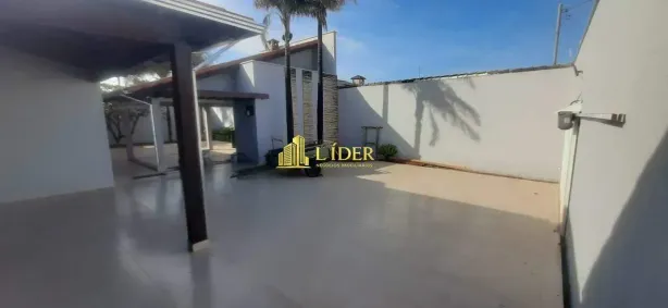 Casa com 3 Quartos à venda, 330m² no Luizote de Freitas, Uberlândia