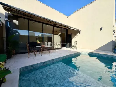 Casa de Condomínio com 3 Quartos à venda, 226m² no Estância dos Ipês, Uberaba