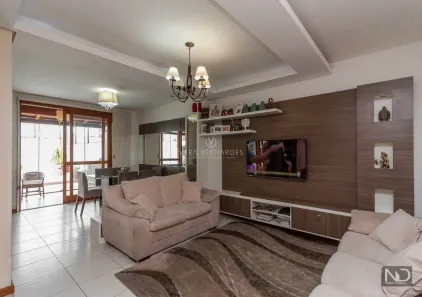Casa com 3 Quartos à venda, 179m² no Espírito Santo, Porto Alegre