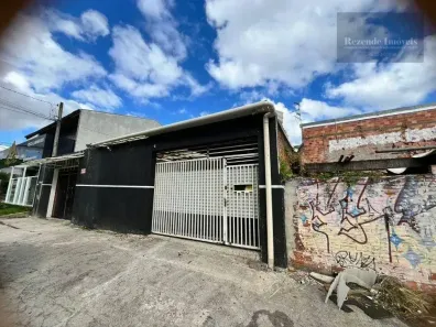 Casa com 3 Quartos à venda, 200m² no Novo Mundo, Curitiba