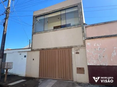 Casa com 3 Quartos à venda, 126m² no Leblon, Uberaba