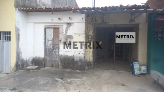 Casa com 11 Quartos à venda, 210m² no Itaperi, Fortaleza