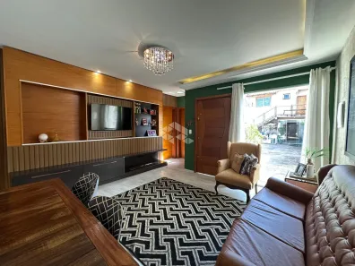 Casa com 6 Quartos à venda, 400m² no Niterói, Canoas