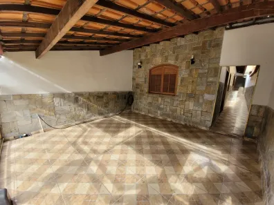 Casa com 3 Quartos para alugar, 177m² no Glória, Contagem