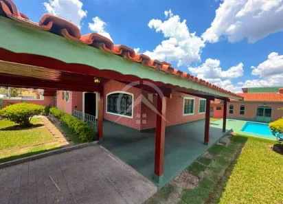 Imóvel Comercial com 4 Quartos para alugar, 1000m² no Jardim do Lago, Atibaia