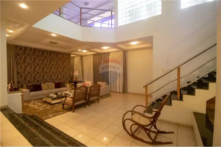 Casa com 5 Quartos à venda, 580m² no Lagoa Nova, Natal