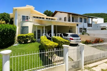 Casa com 3 Quartos para alugar, 175m² no Campeche, Florianópolis