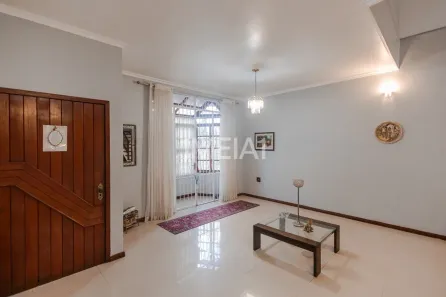 Casa com 7 Quartos para alugar, 500m² no Jardim Lindóia, Porto Alegre