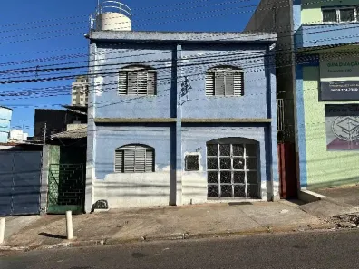Imóvel Comercial com 2 Quartos para alugar, 180m² no Araés, Cuiabá