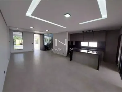 Casa de Condomínio com 3 Quartos para alugar, 246m² no Jardim Jacinto, Jacareí