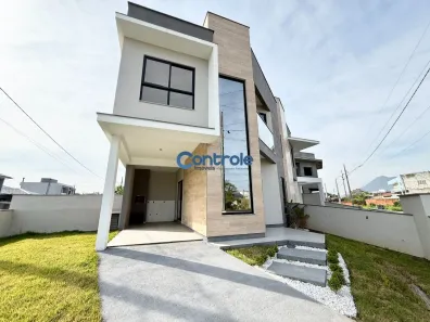 Sobrado com 3 Quartos à venda, 105m² no Bela Vista, Palhoça