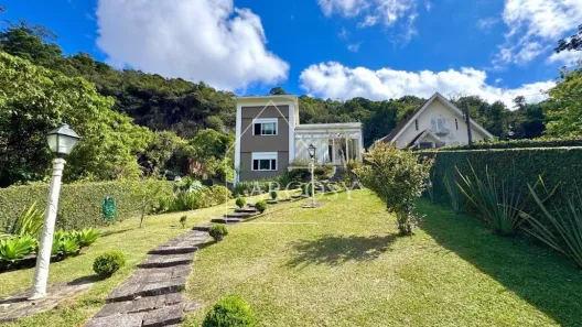 Casa com 5 Quartos à venda, 1000m² no Castelanea, Petrópolis