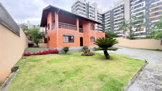 Sobrado com 5 Quartos à venda, 286m² no Anita Garibaldi, Joinville