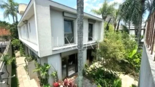Casa com 4 Quartos para alugar, 348m² no Jardim Luzitânia, São Paulo