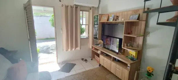 Casa de Condomínio com 2 Quartos à venda, 45m² no Guarujá, Porto Alegre