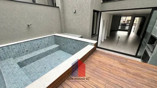 Sobrado com 3 Quartos à venda, 205m² no Anita Garibaldi, Joinville