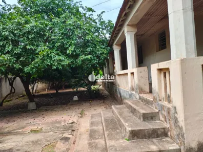 Lote/Terreno à venda, 320m² no Nossa Senhora Aparecida, Uberlândia