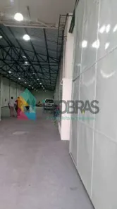 Galpão/Depósito/Armazém à venda, 1000m² no Ramos, Rio de Janeiro