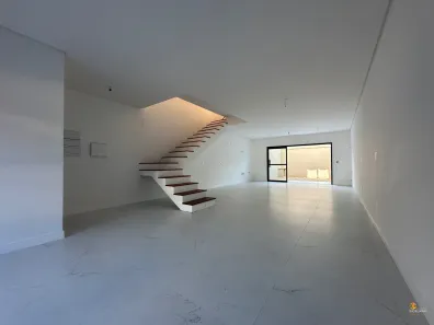 Sobrado com 3 Quartos à venda, 135m² no Anita Garibaldi, Joinville
