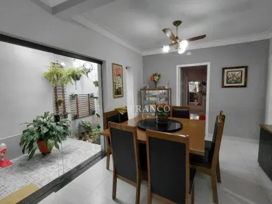 Casa com 3 Quartos à venda, 244m² no Jardim Maria Augusta, Taubaté