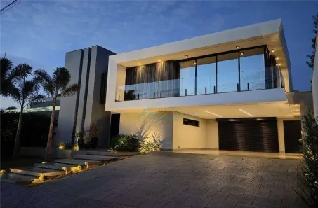 Sobrado com 4 Quartos à venda, 480m² no FAG, Cascavel